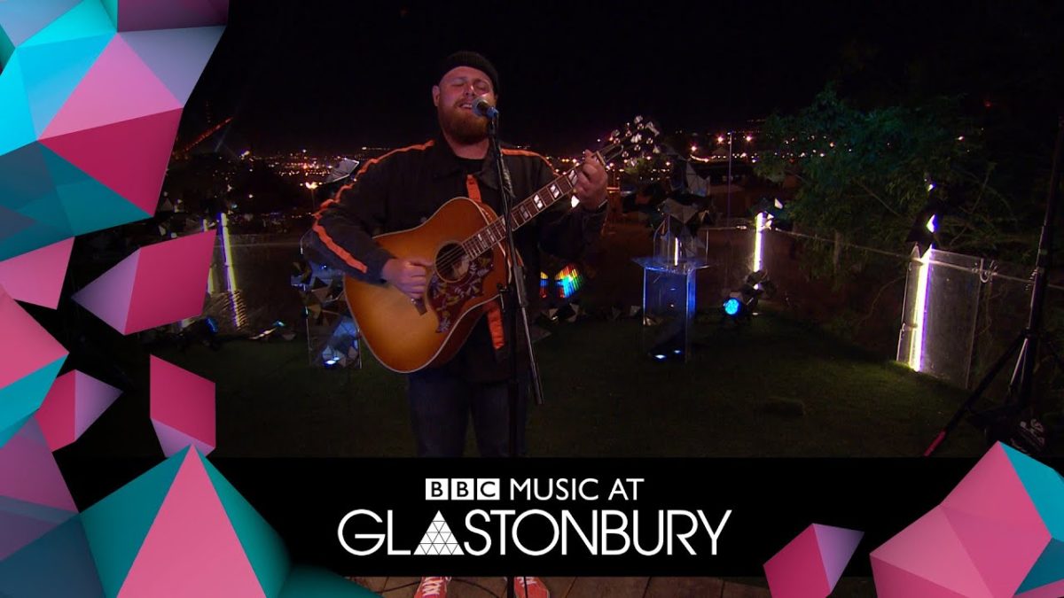 Tom Walker performs Just You and I in acoustic session at Glastonbury 2019