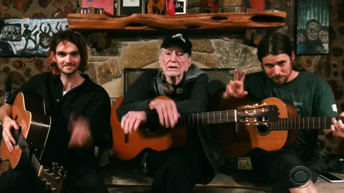 Willie, Lukas & Micah Nelson Perform On 'Colbert'