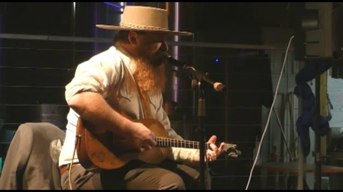 Willy Tea Taylor: "Young When I Left Home" Live 1/28/20 Ludlow, KY