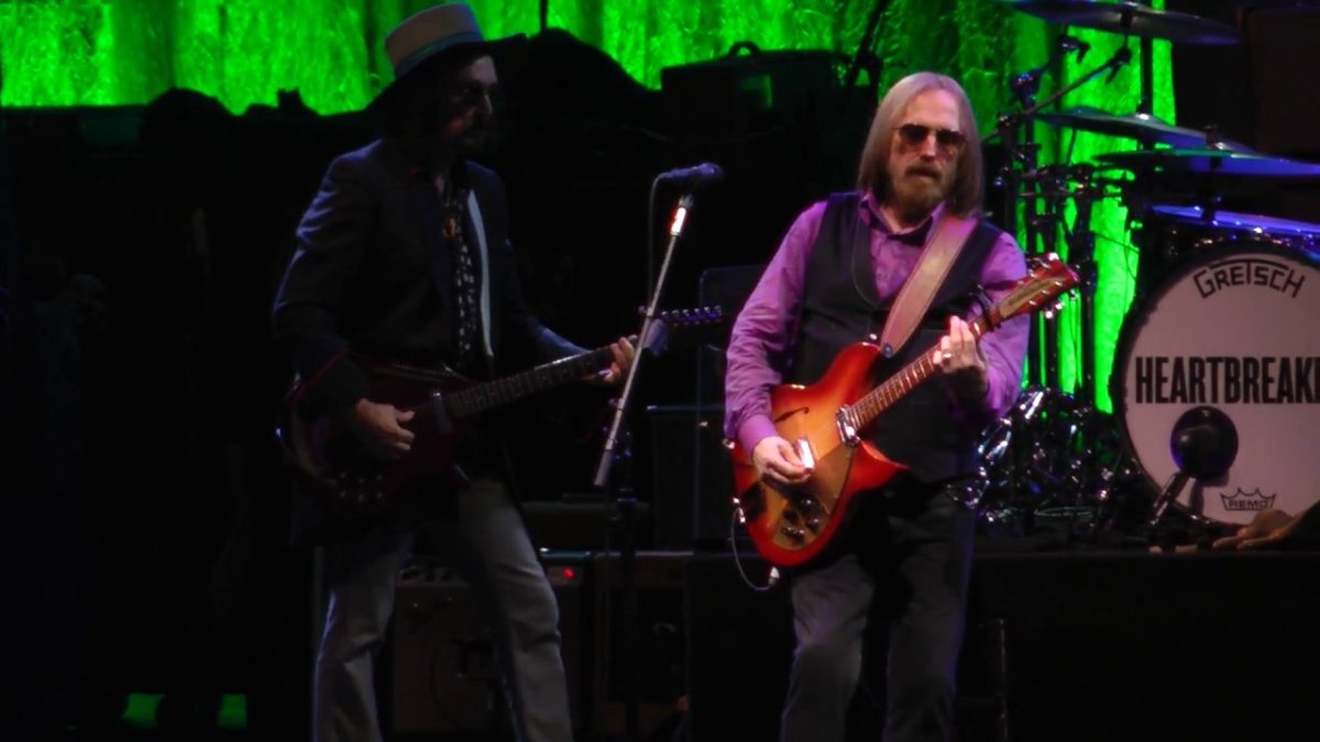Tom Petty And The Heartbreakers - Don't Come Around Here No More (Newark,Nj) 6.16.17