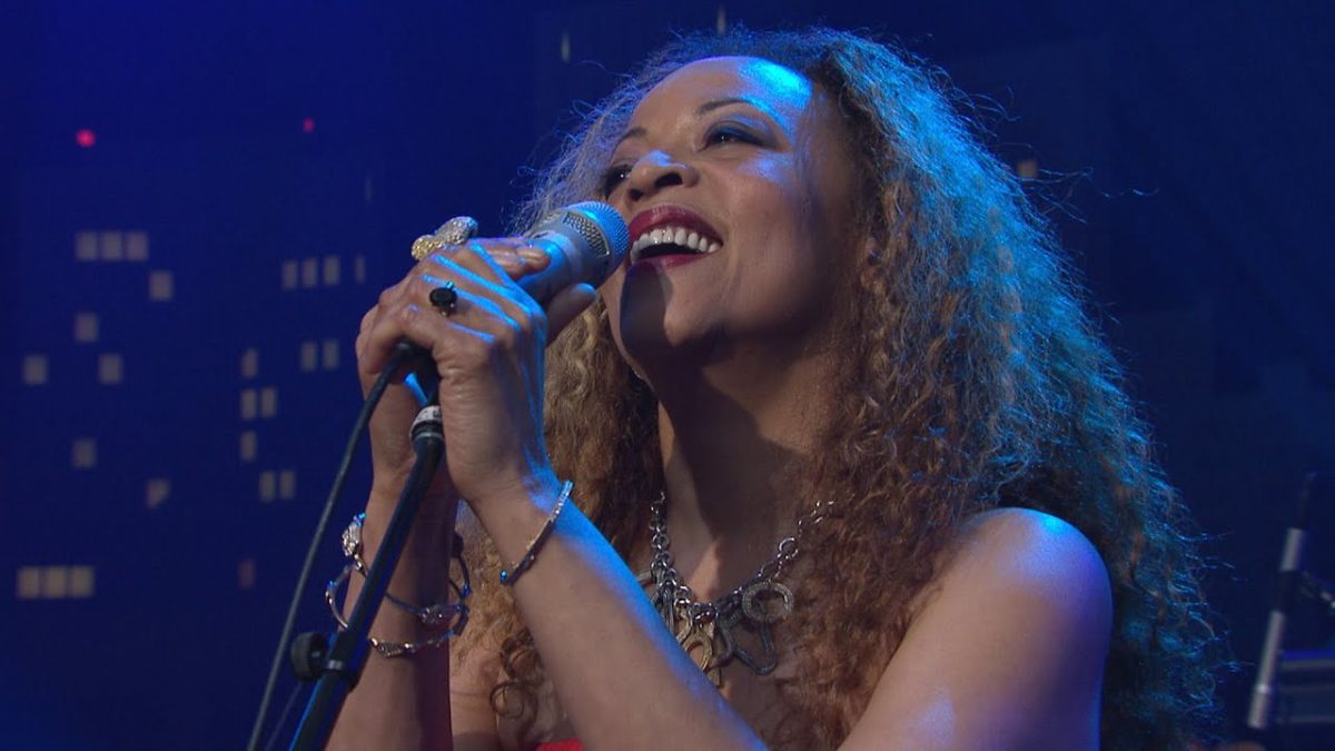 Austin City Limits Web Exclusive: Cassandra Wilson "What A Little Moonlight Can Do"