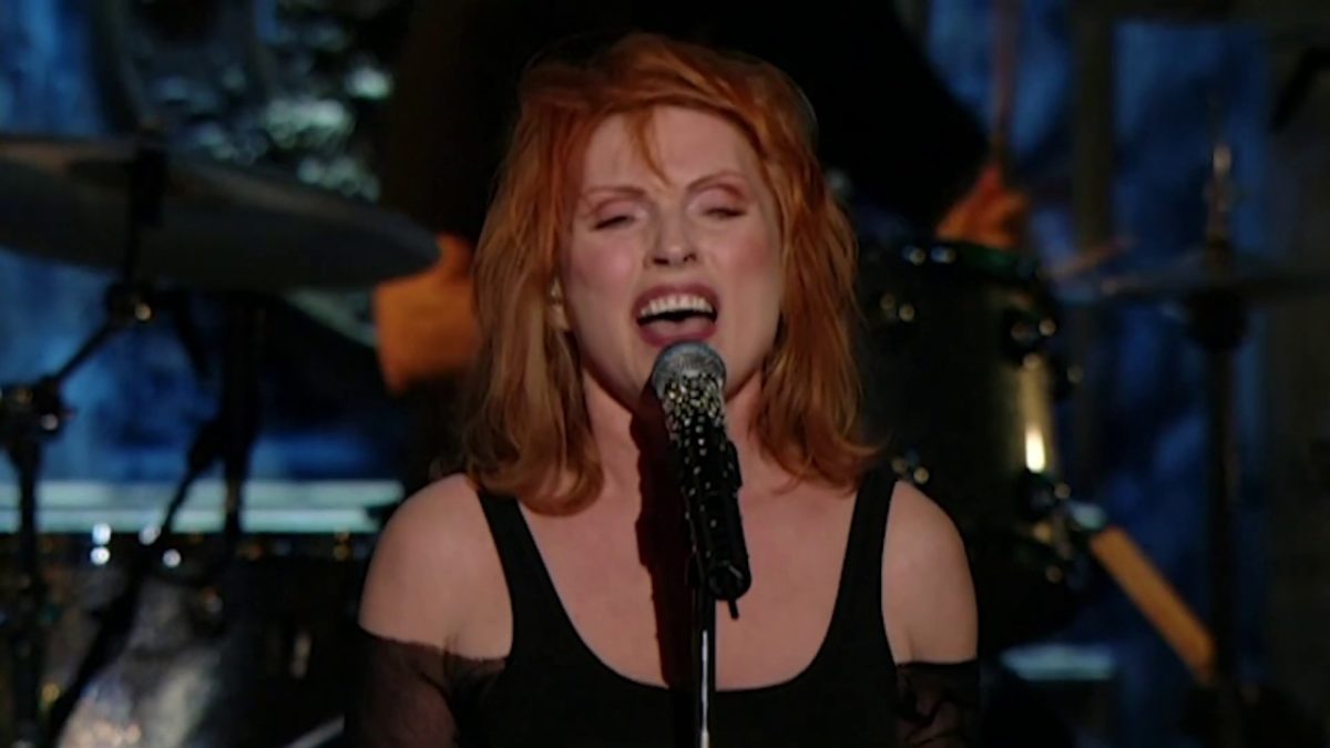 Blondie perform "Call Me" at the 2006 Rock & Roll Hall of Fame Induction Ceremony