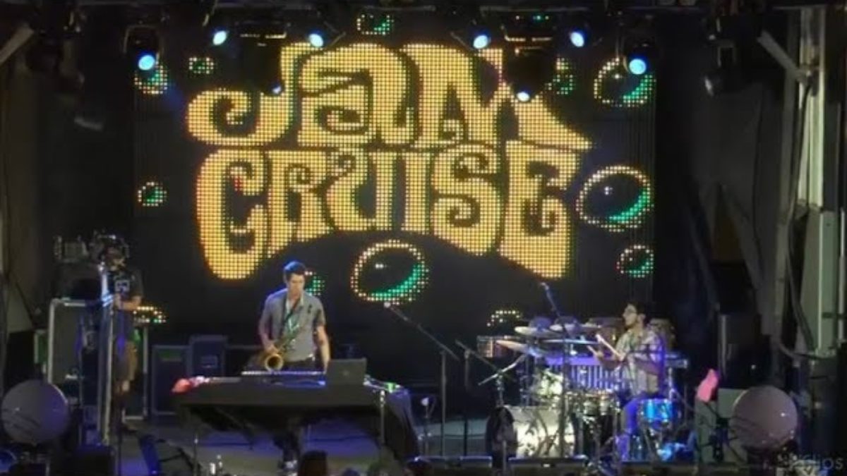 Big Gigantic :: 2011.01.06 :: Pool Deck :: Jam Cruise 9