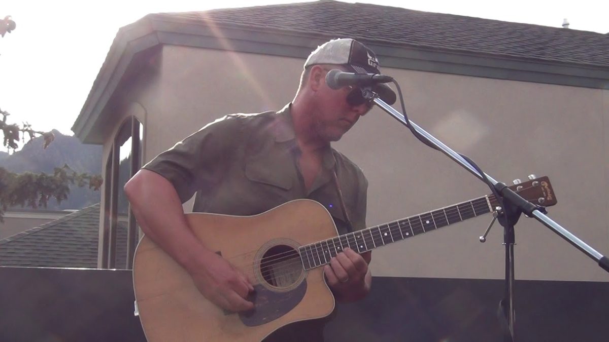 Chris Thompson - solo 8-23-19 10 Mile Music Hall Frisco CO HD tripod