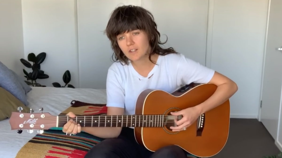 Courtney Barnett Performs ‘Sunday Roast’ On ‘Fallon’