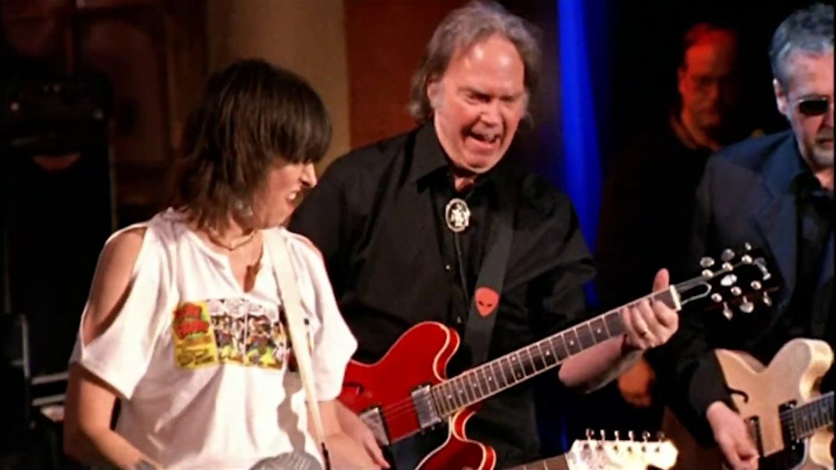 Pretenders, Neil Young perform "My City Was Gone" at the 2005 Hall of Fame Induction Ceremony