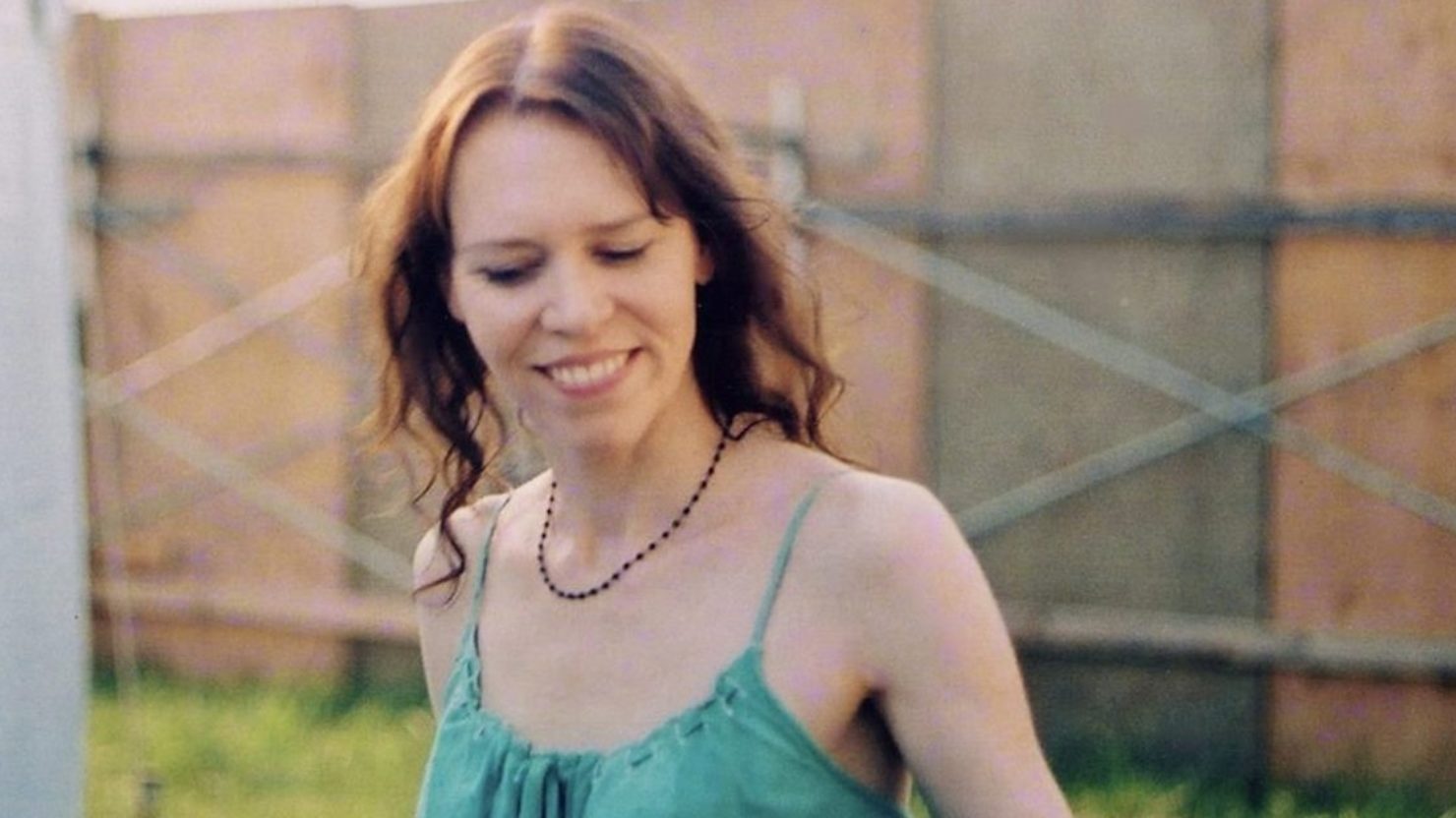 Gillian Welch Shares New Song ‘Happy Mother’s Day’