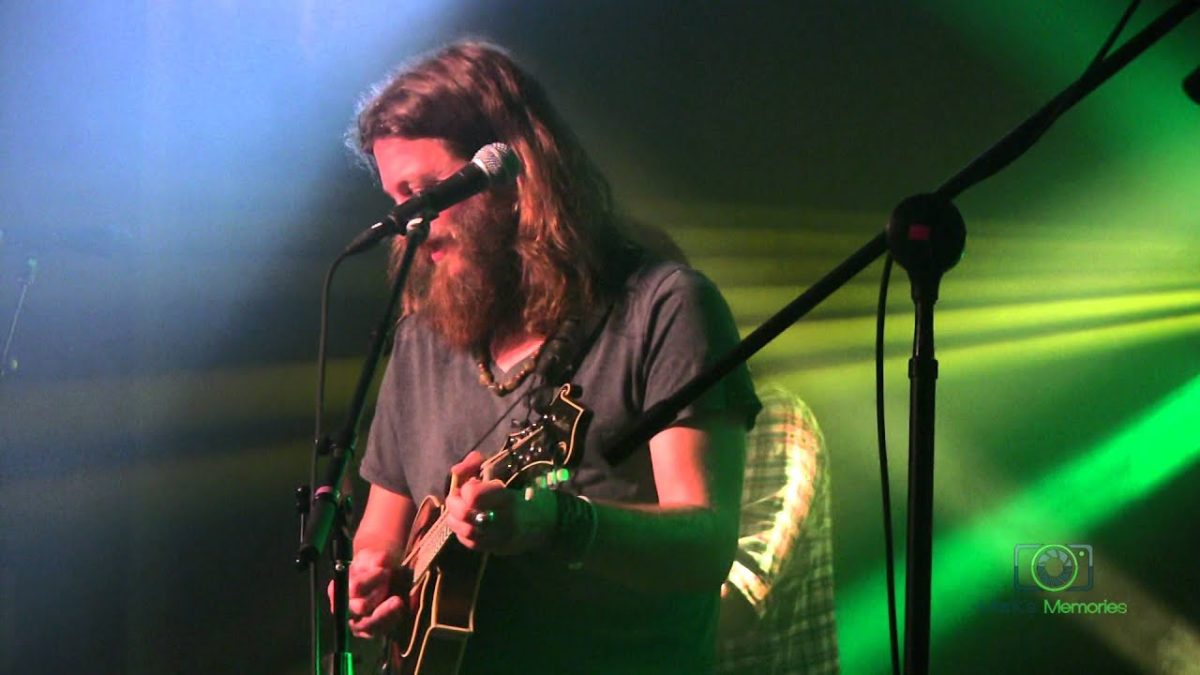 Greensky Bluegrass | 11/05/2015 | "Dry County"