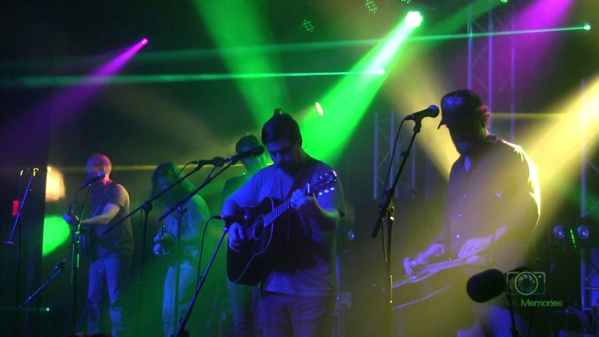 Greensky Bluegrass | 11/06/2015 | "Handle With Care"