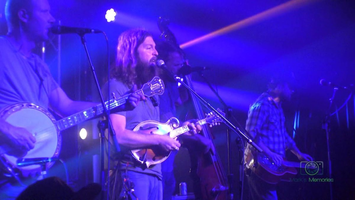 Greensky Bluegrass | 11/07/2015 | "Tarpology" - "Gumboots"