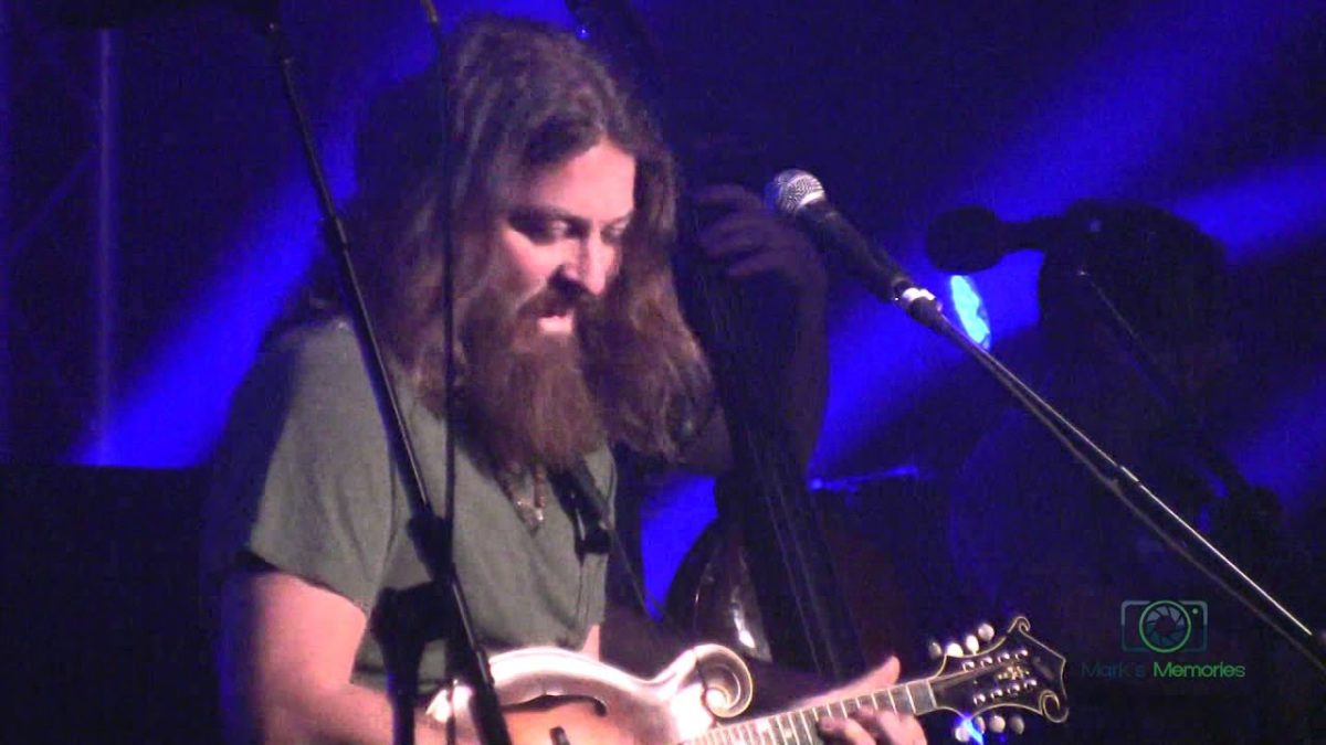 Greensky Bluegrass | 11/07/2015 | "The Four" - "The Chain"