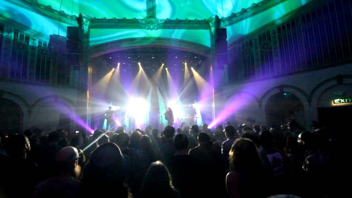 Greensky Bluegrass | 3/01/2014 | "Jaywalking" - "King Of The Hill"