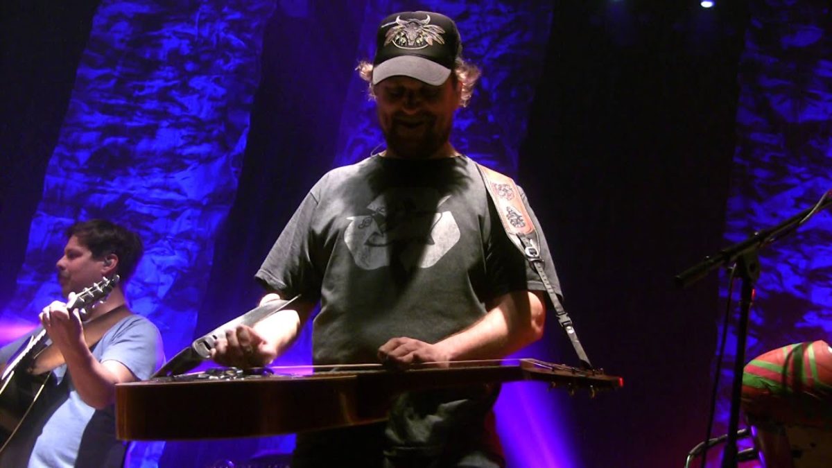 Greensky Bluegrass | 3/19/2015 | "Take It Easy"
