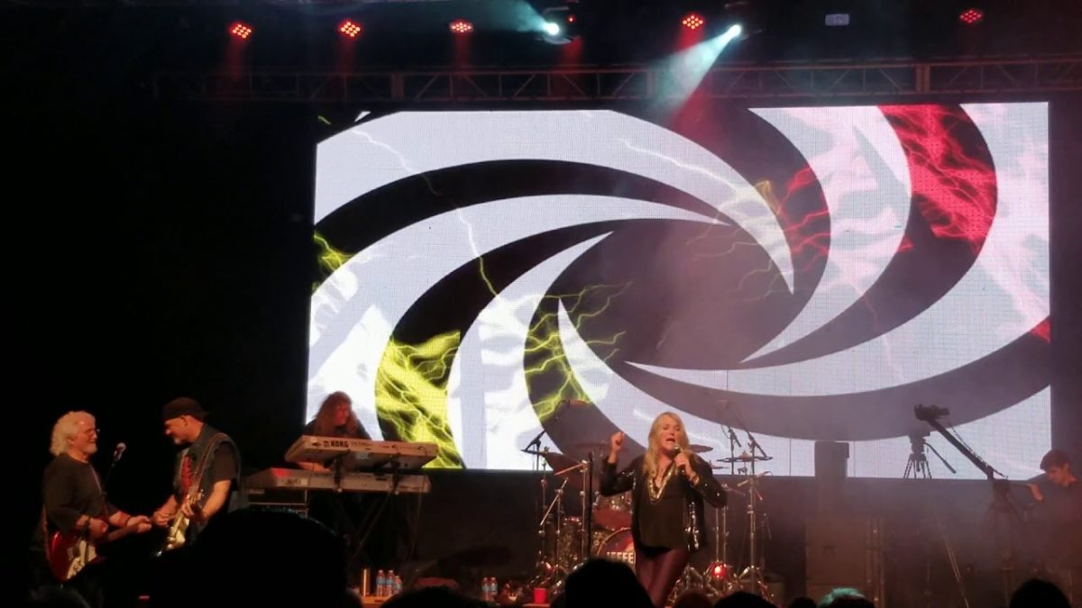 Jefferson Starship 2019.10.20 "Somebody to Love" St. Charles, IL