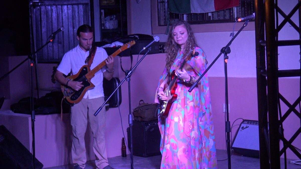 Jesse Williams - full set 1-15-19 Cafelix Todos Santos, MX 4K HD tripod