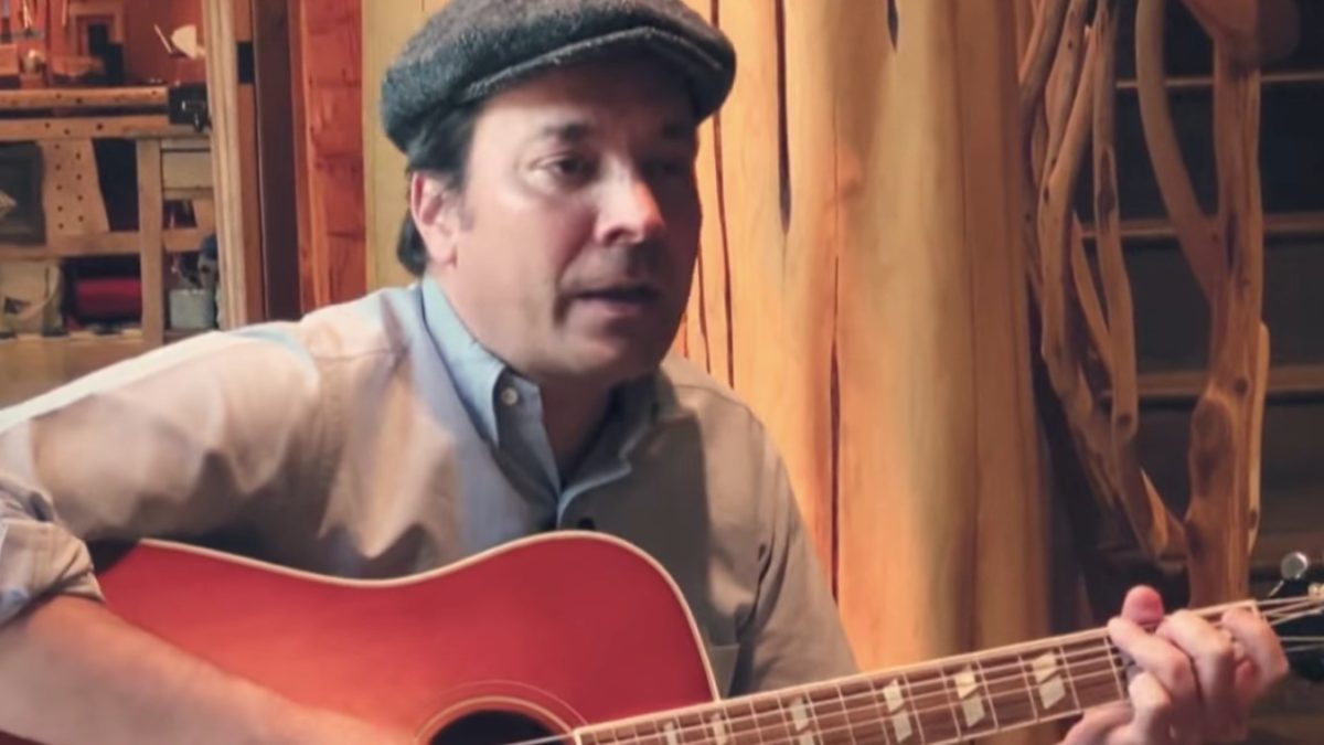 Jimmy Fallon Parodies James Taylor’s ‘Carolina In My Mind’ On ‘Tonight Show’
