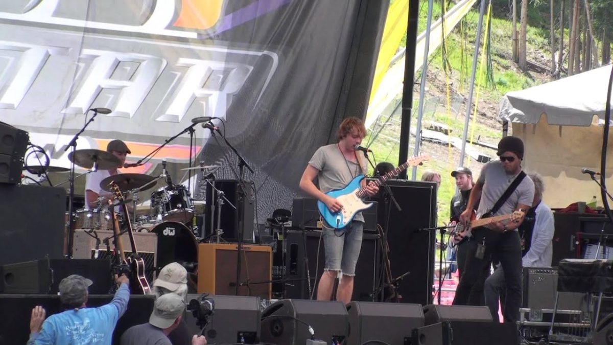 Joe Robinson - "One on One" & "" Guitar Town Copper Mtn., CO 8-12-12 HD tripod
