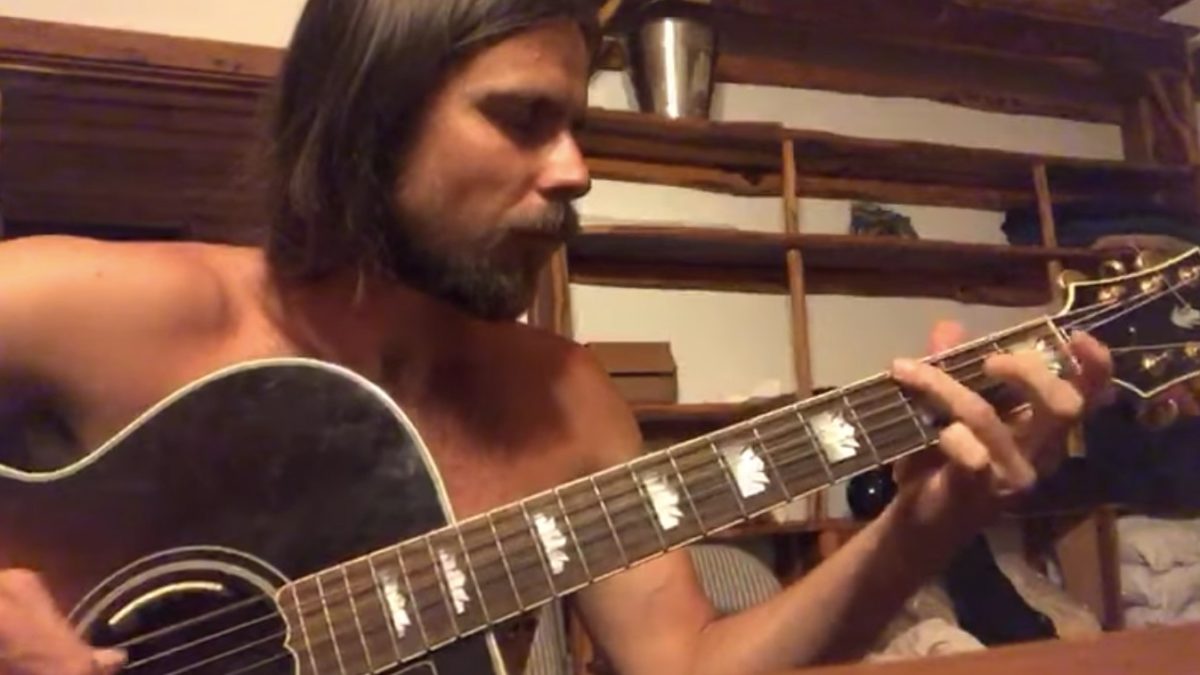 Lukas Nelson Covers ‘Classical Gas’ For ‘Quarantunes Evening Session’