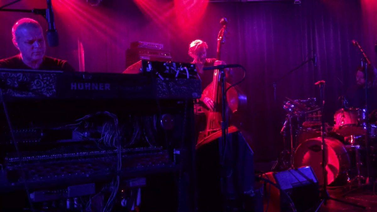 Medeski Martin & Wood - "Everyday People" (live at (le) poisson rouge, 1/17/17)