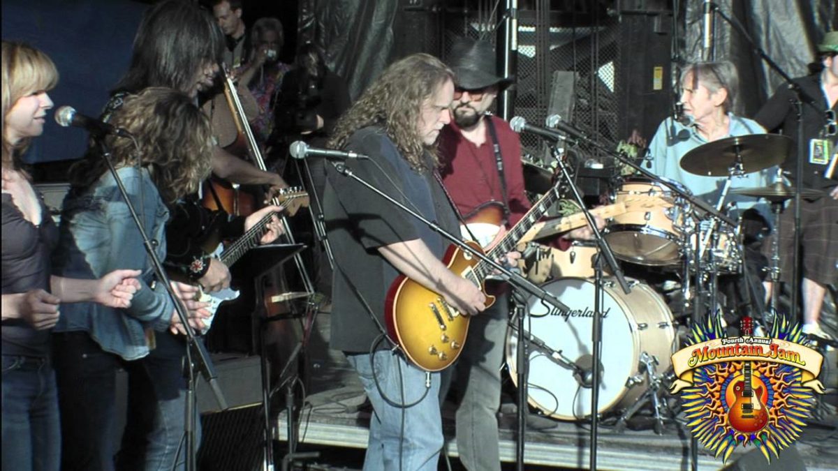 Levon Helm Band (w/ Warren Haynes) - "I Shall Be Released" - Mountain Jam IV - 6/1/08