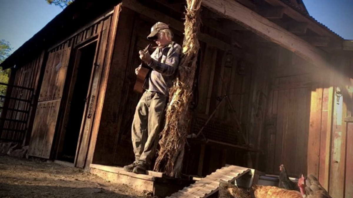 Neil Young Shares ‘Barnyard Edition’ Of 'Fireside Sessions' Video Series