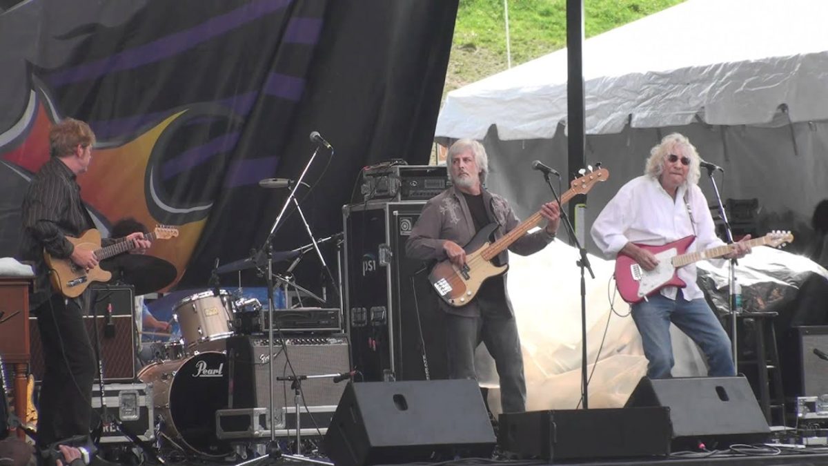 Albert Lee w/ The John Jorgenson Electric Band - "Luxury Liner" Guitar Town 8-14-11 HD tripod