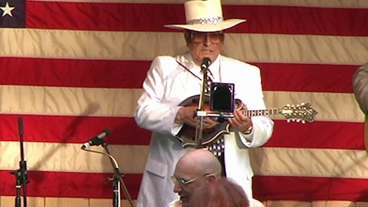 Bobby Osborne & Rocky Top X-press - Try a Little Kindness - Bean Blossom 6/20/2009