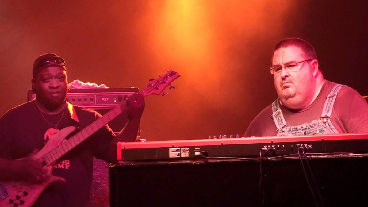 Papa Grows Funk - Wakarusa 6-3-11 HD tripod