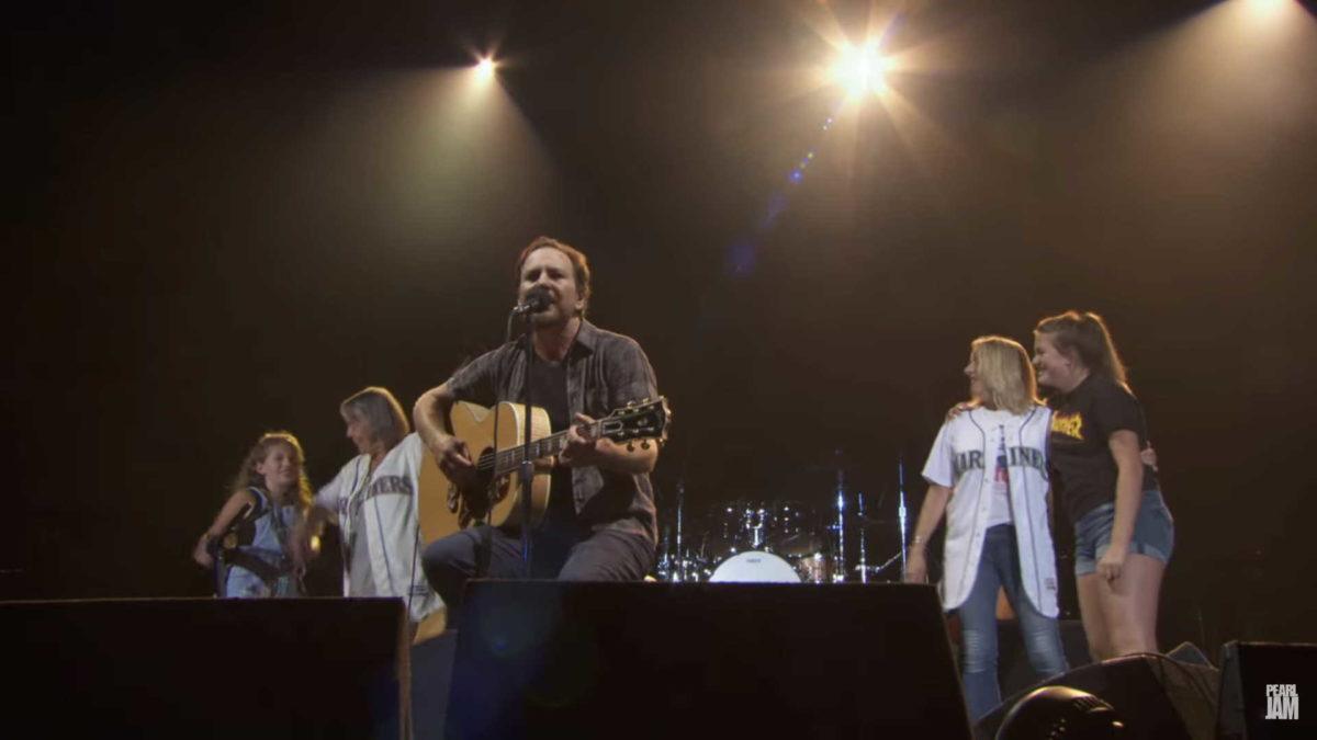 Pearl Jam’s Eddie Vedder Covers The White Stripes In Seattle: Pro-Shot Video