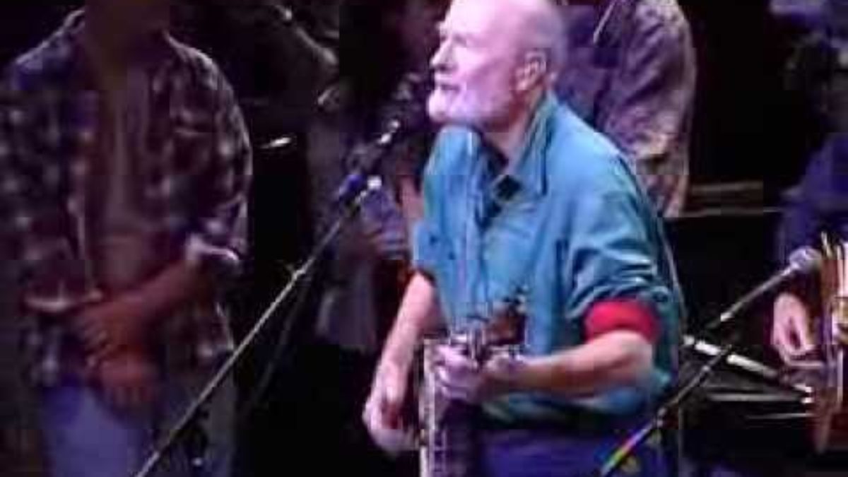 Pete Seeger Performs "Hobo's Lullaby" Live in 1996