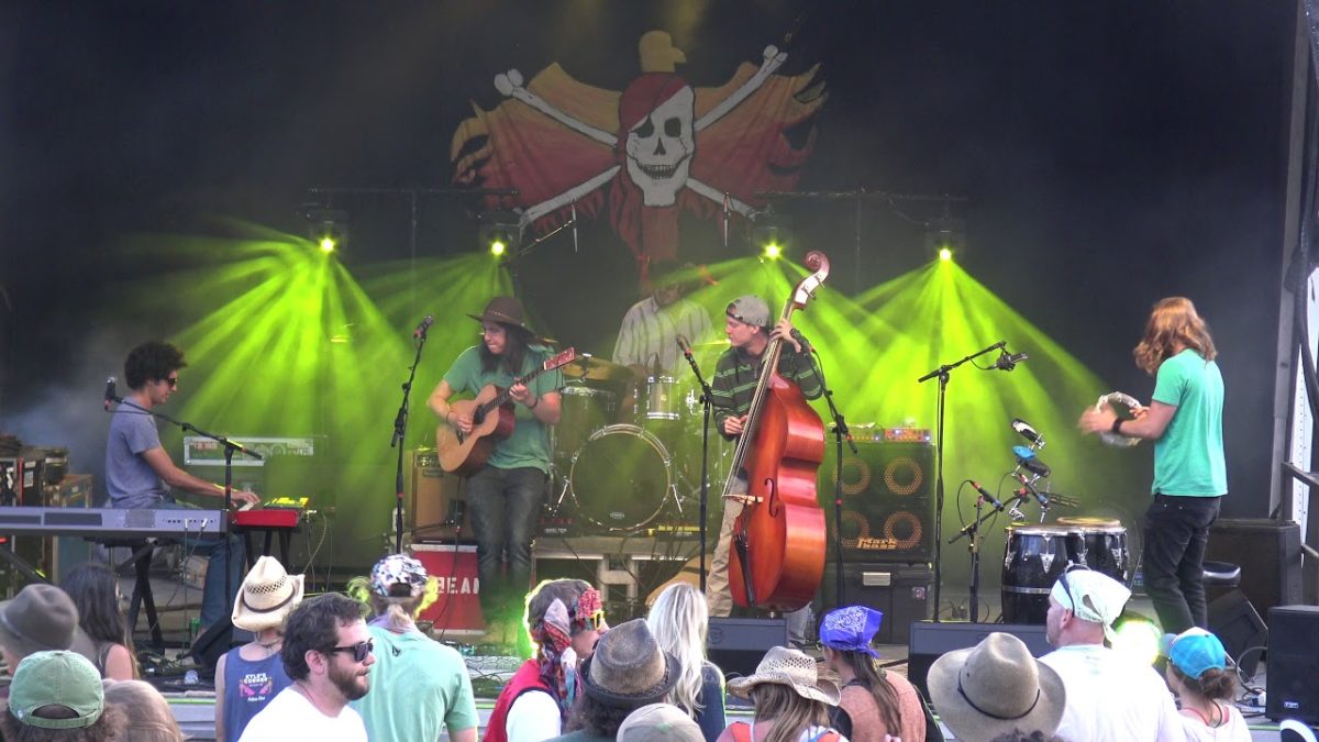 Magic String Beans - full set 8-11-17 Yarmonygrass Fest. Bond, CO SBD 4K HD tripod