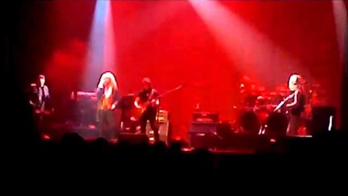 Steve Hackett 2010 12 10 Get 'Em Out by Friday St Charles, IL Arcada