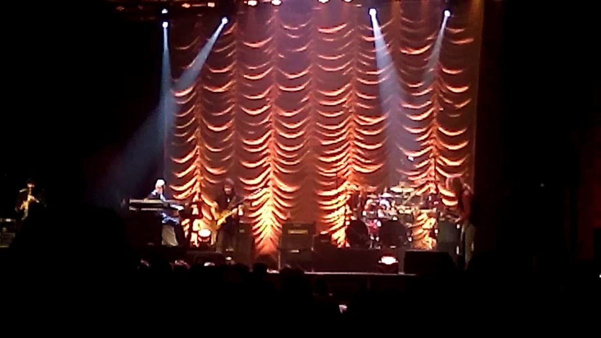 Steve Hackett 2015.12 .10 Cinema Show solo St Charles, IL