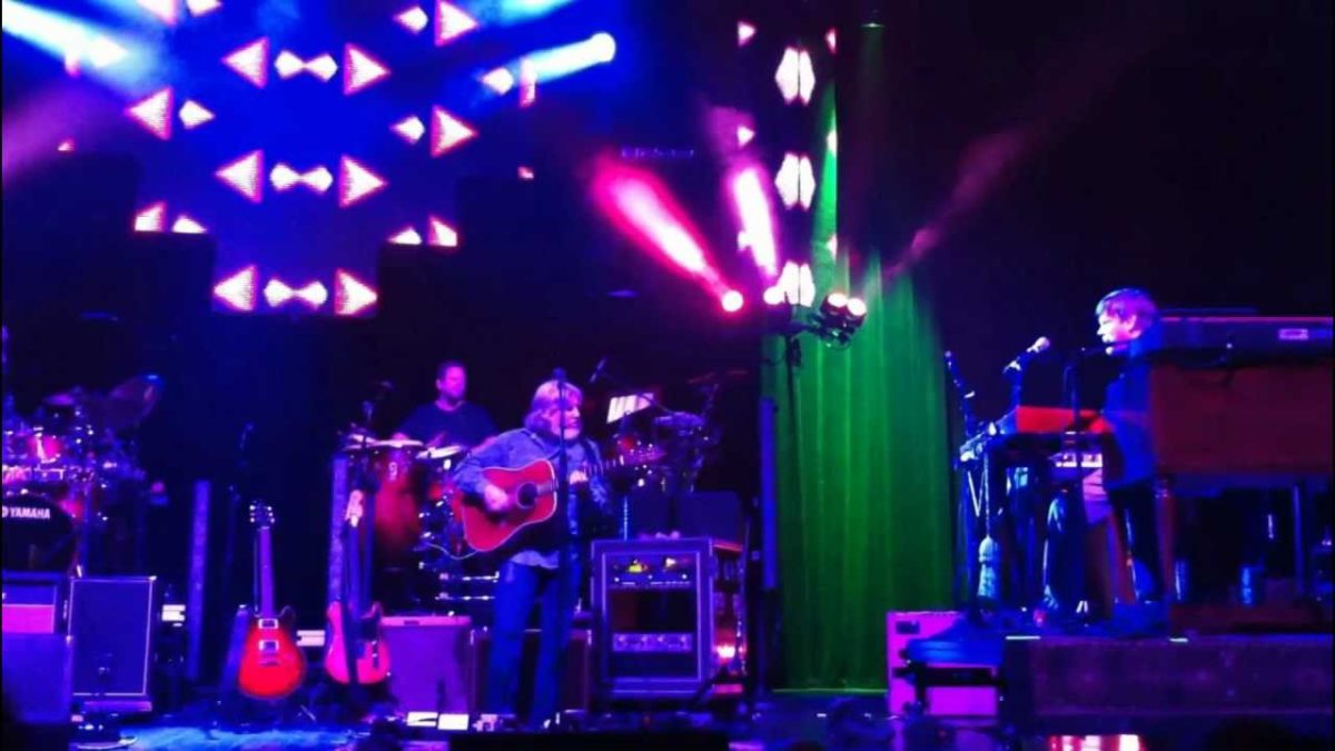 String Cheese Incident ~ San Jose ~ Roots Run Deep 2011 (3rd row center)