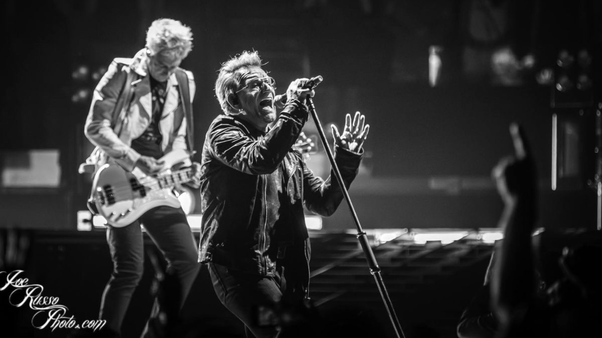 U2’s Bono Announces ‘Surrender’ Memoir