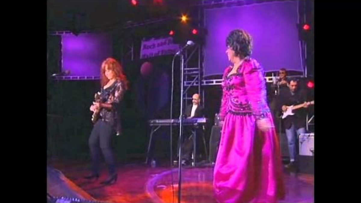 Ruth Brown and Bonnie Raitt Perform at the 1993 Hall of Fame Inductions