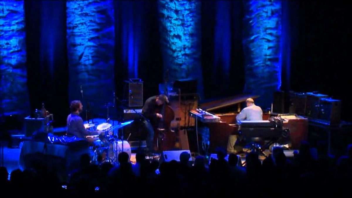 Medeski, Martin, & Wood 11-10-2011 Variety Playhouse, Atlanta, Georgia 03 Acht O' Clock Rock