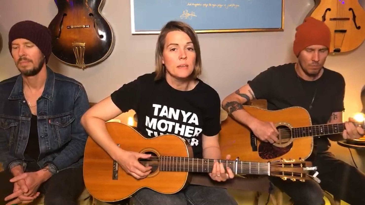 Brandi Carlile Hanseroth Twins Perform Most Of All For Father s Day brandi-carlile-hanseroth-twins-perform-most-of-all-for-father-s-day