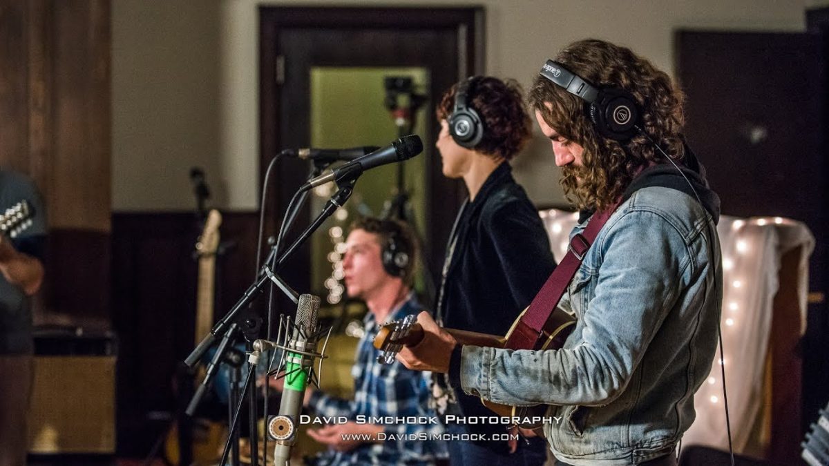 Echo Sessions 38 - Yellow Feather - Couch Farm