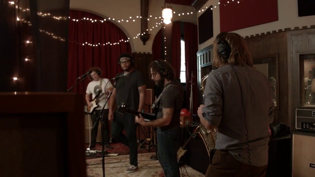 Echo Sessions 45 - Natural Born Leaders - She's So Heavy