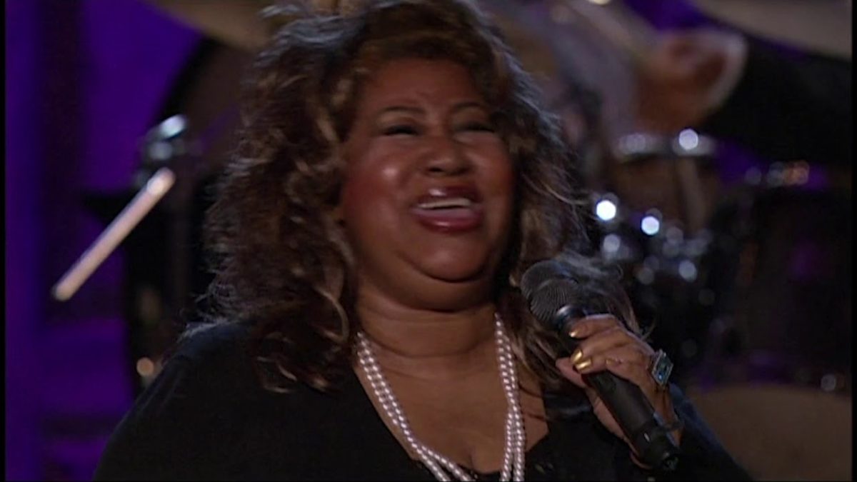 Aretha Franklin performs “Don't Play That Song” in tribute to Ahmet Ertegun