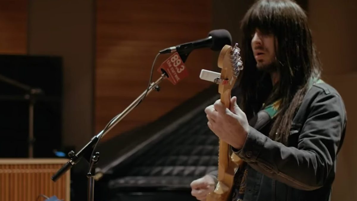 Khruangbin Performs Live For ‘The Current’ In 2018: Pro-Shot Video