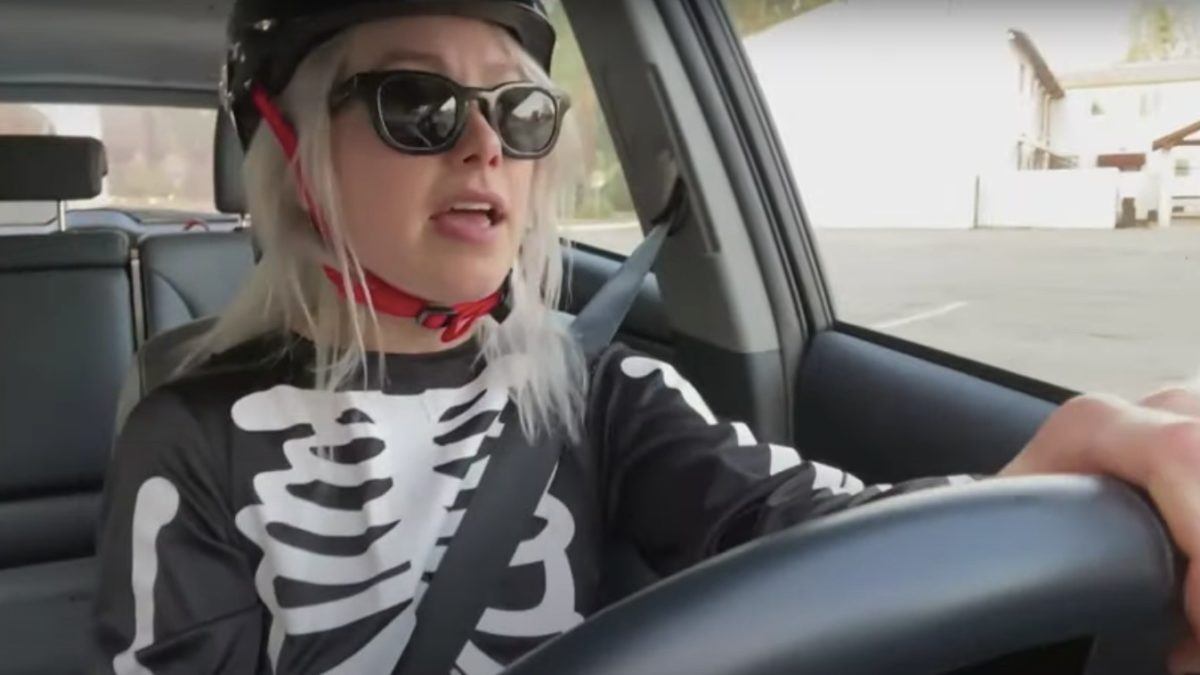 Phoebe Bridgers Performs ‘I See You’ On 'Corden'