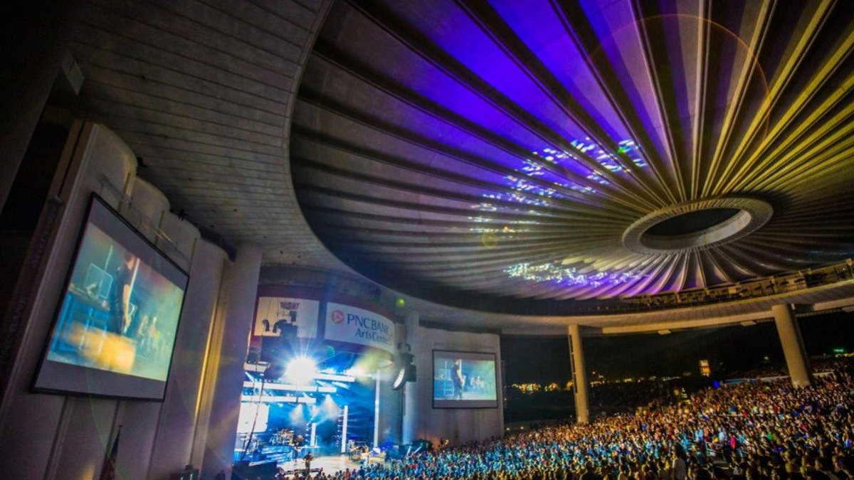 Listen To Phish Pair Stellar ‘Drowned’ And ‘Rock & Roll’ In New Jersey In 2000