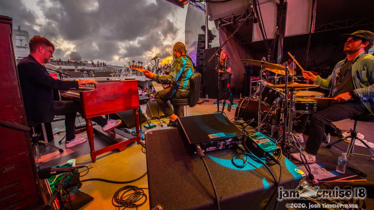 Robert Walter’s 20th Congress Performs ‘9 Til 5’ On Jam Cruise 18: Pro-Shot Video