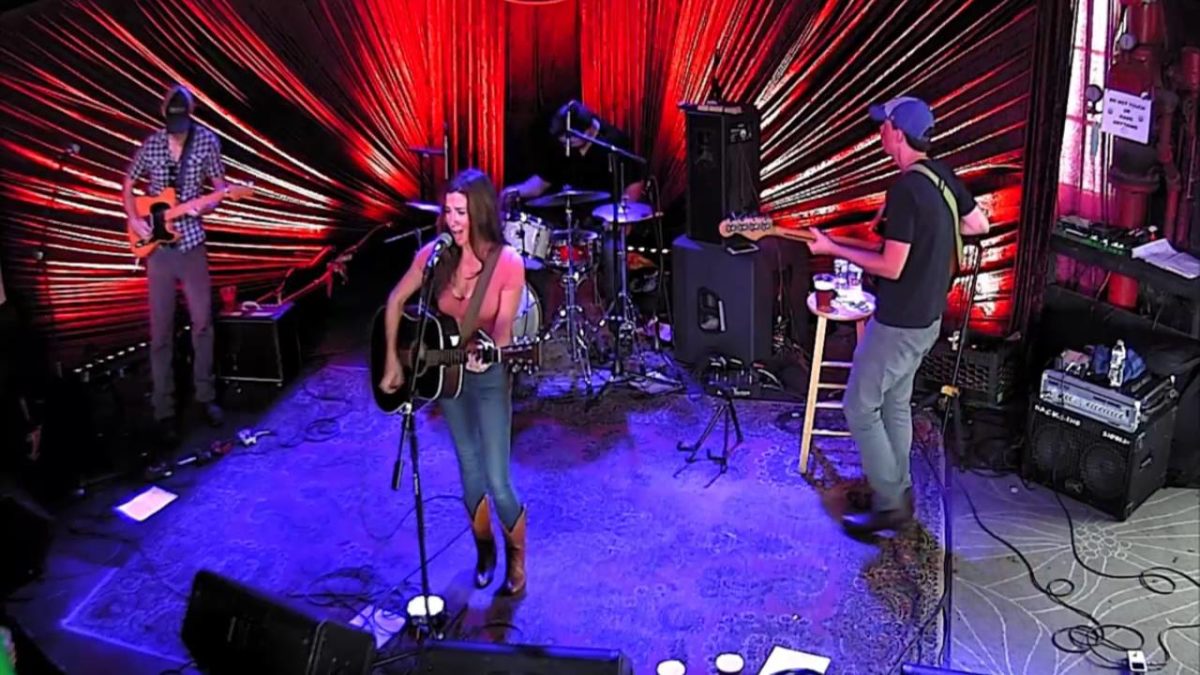 Savannah Smith @ Pisgah Brewing Co. Jam in the Trees 8-27-2016