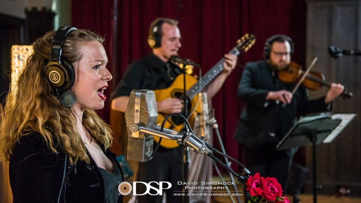 Echo Sessions 56 - Queen Bee and The Honeylovers - Dr. Grove's Tasteless Chill Tonic