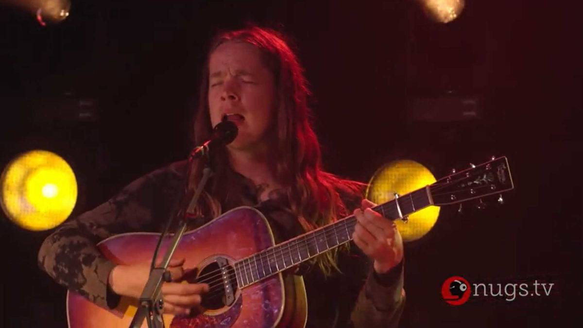 Billy Strings Welcomes Anders Beck For ‘Streaming Strings’ Finale