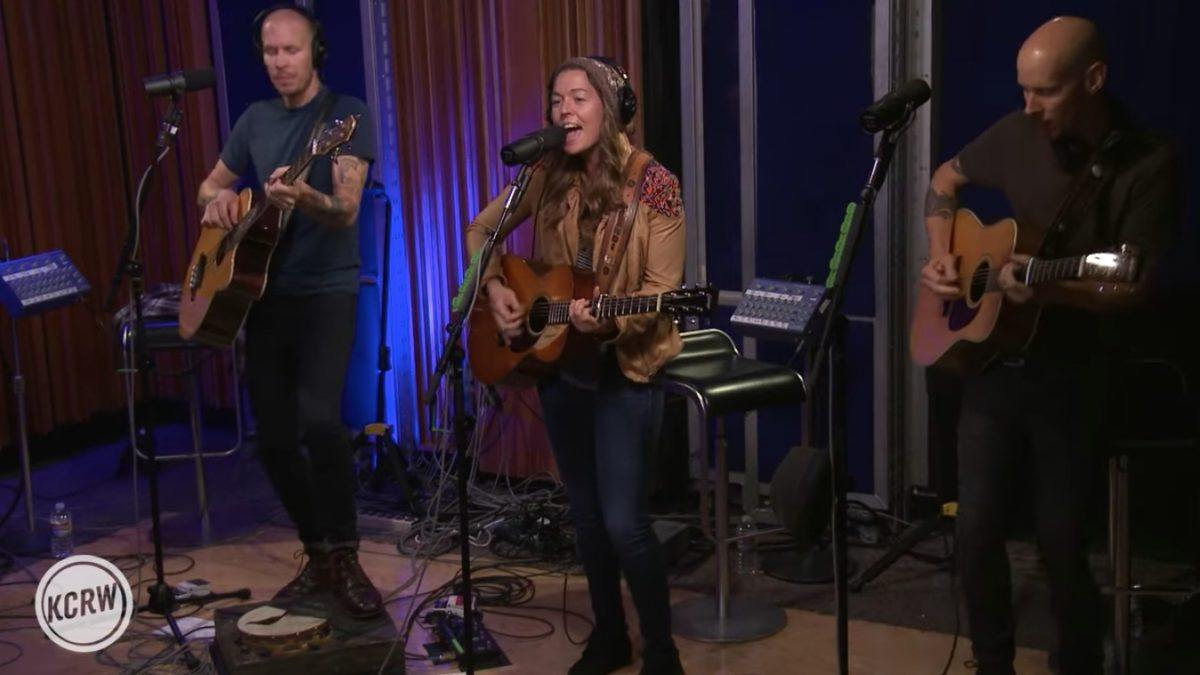 Brandi Carlile Performs On KCRW In 2015: Pro-Shot Video