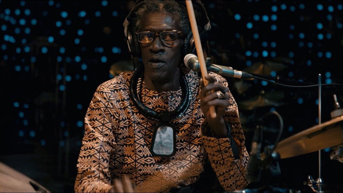 Cheikh Lô - Doxandeme (Live on KEXP)